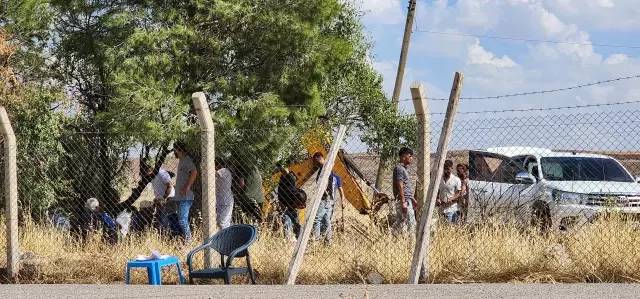 Mahalle mezarlığında Narin için defin hazırlığı