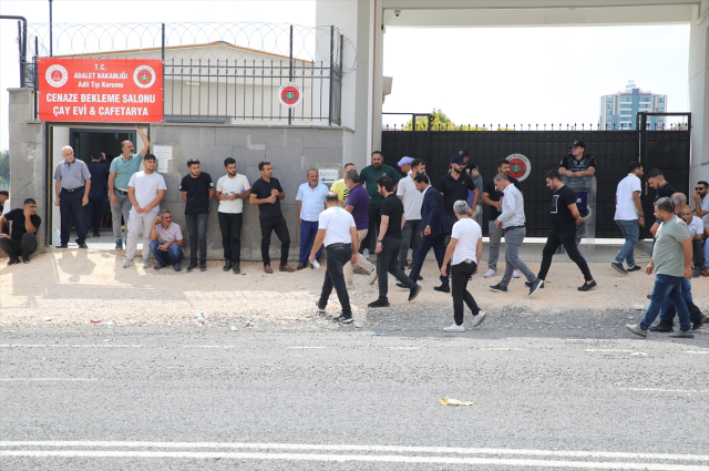 Mahalle mezarlığında Narin için defin hazırlığı